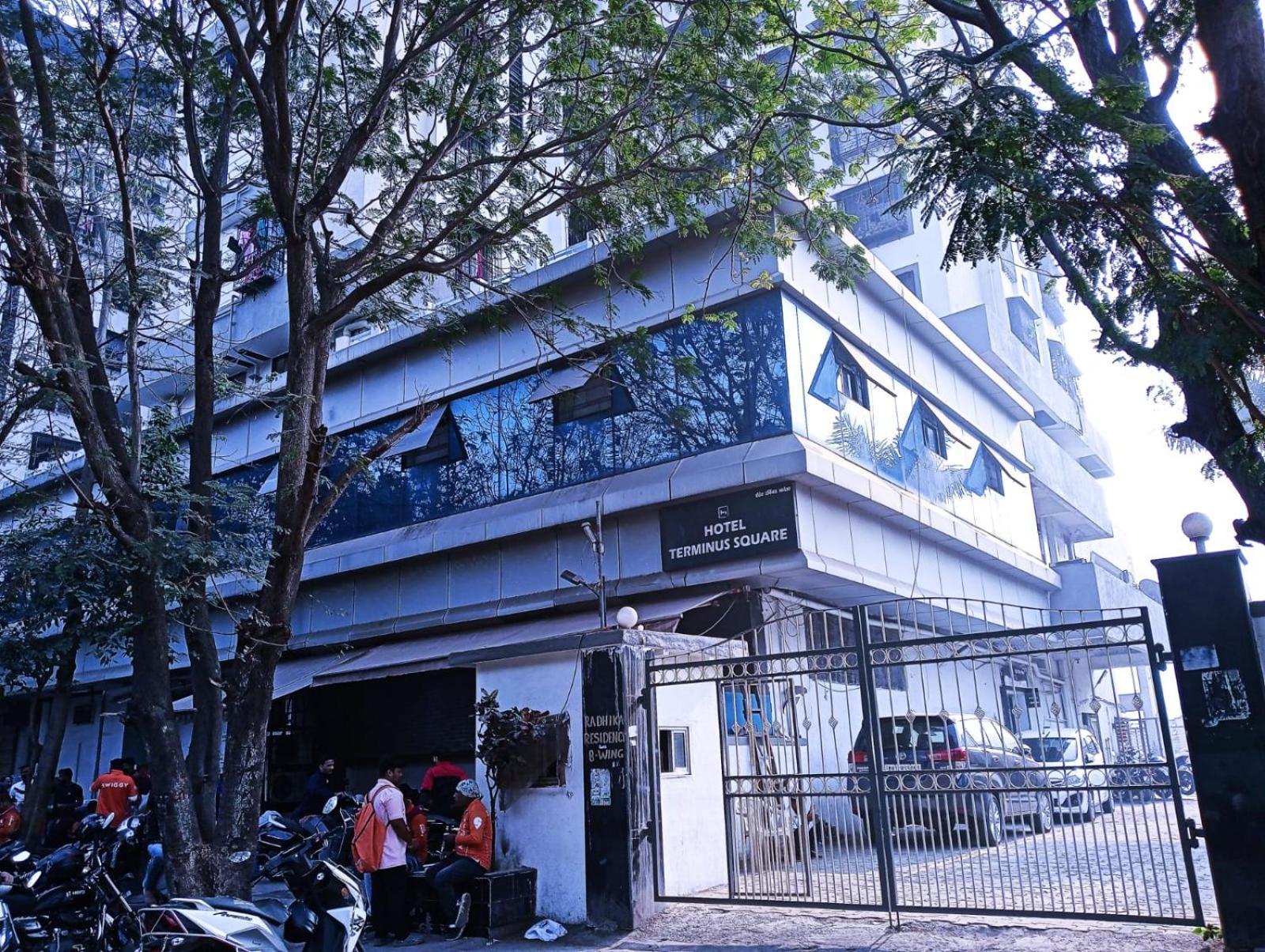 Hotel Terminus Square Kurla Exterior foto