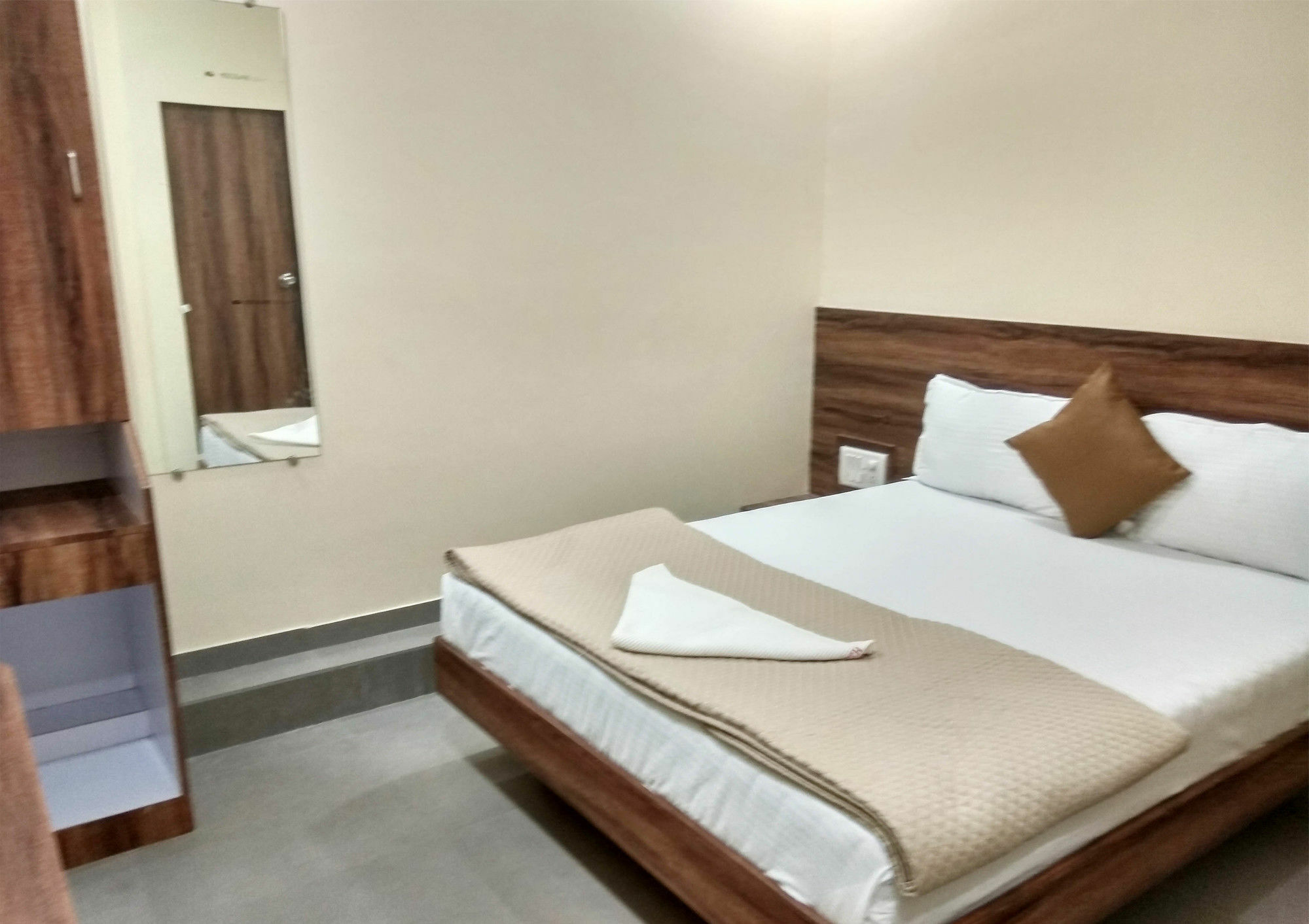 Hotel Terminus Square Kurla Exterior foto